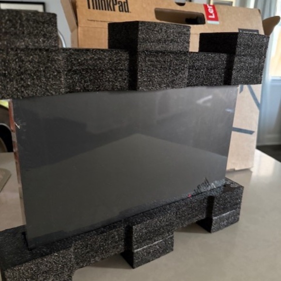 Lenovo ThinkPad X1 Fold - NEVER OPENED - Picture 4 of 10